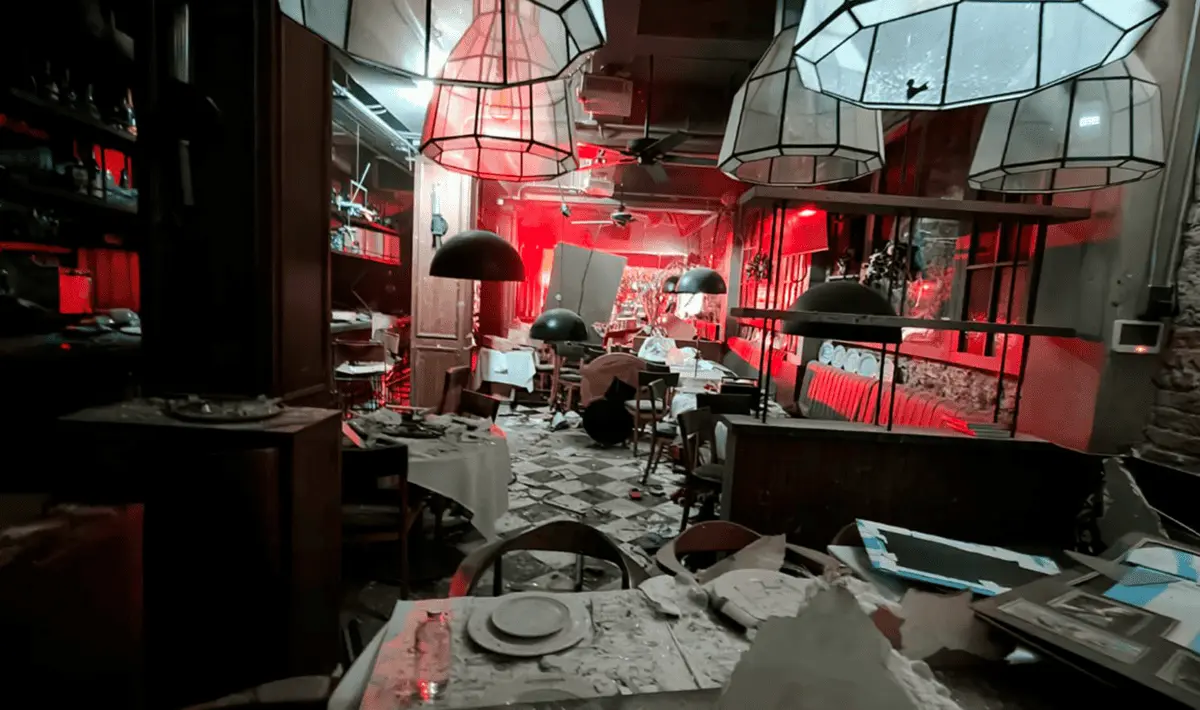 Bomberos atendieron un incendio en la cocina antes de que ocurriera la explosión . Especial