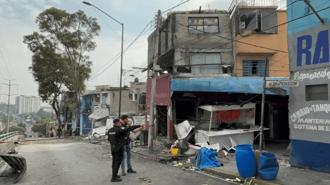 El estallido provocó el derrumbe de un inmueble y afectó cinco predios en Olivar del Conde. Especial