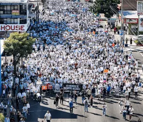 "Estamos hartos de vivir con miedo": Culiac&aacute;n marcha por la paz tras una jornada violenta que dej&oacute; 10 asesinatos 