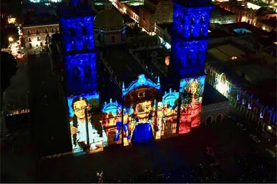 Videomapping monumental ilumina la Catedral de Puebla por Fiestas Patrias Videomapping monumental ilumina la Catedral de Puebla por Fiestas Patrias