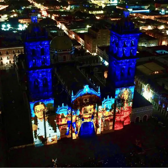 Videomapping monumental ilumina la Catedral de Puebla por Fiestas Patrias