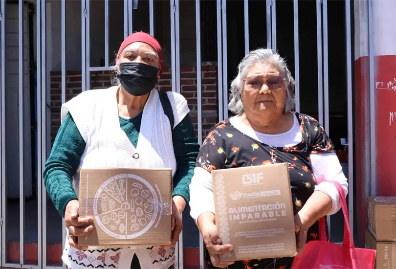 Entregan apoyos alimentarios a familias en la Unidad Habitacional La Margarita. Entregan apoyos alimentarios a familias en la Unidad Habitacional La Margarita.