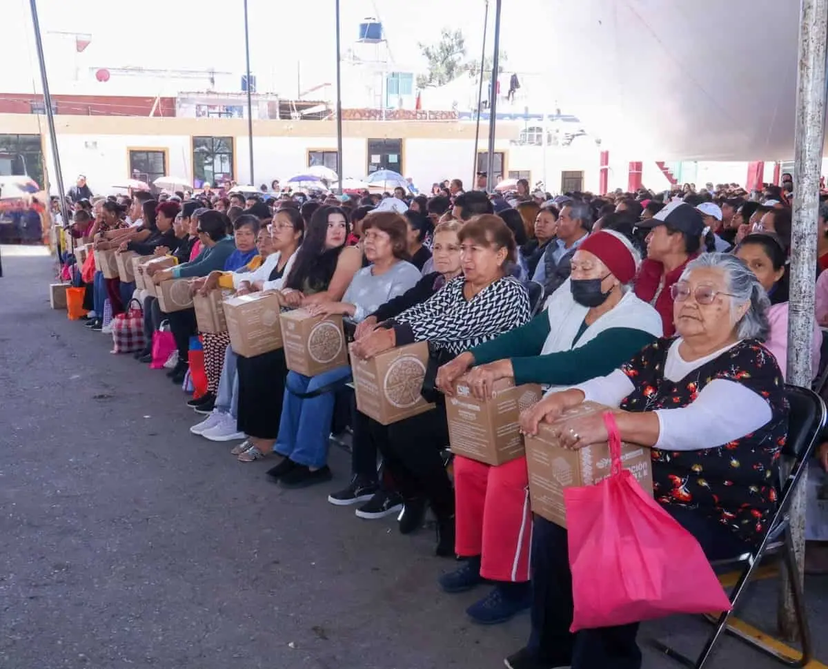 DIF Puebla distribuye canasta básica gratuita a grupos prioritarios de la capital. Gobierno de la Ciudad.