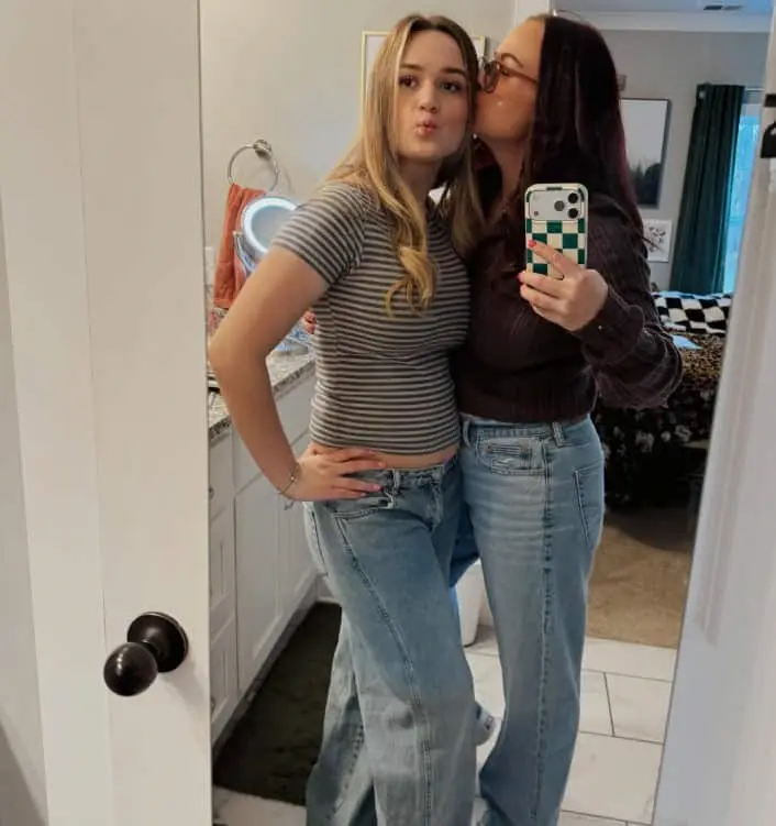 Chloe Clem naci&oacute; el 30 de noviembre de 2010 en Utah, Estados Unidos, y actualmente es una adolescente que intenta llevar una vida com&uacute;n.<br>