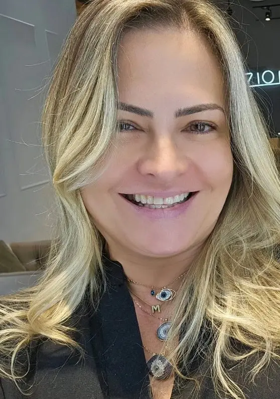 Mercedes Molto estudió actuación en el Centro de Educación Artística (CEA) de Televisa, institución en la que se preparó antes de comenzar a trabajar en televisión.<br> Mercedes Molto estudió actuación en el Centro de Educación Artística (CEA) de Televisa, institución en la que se preparó antes de comenzar a trabajar en televisión.<br>
