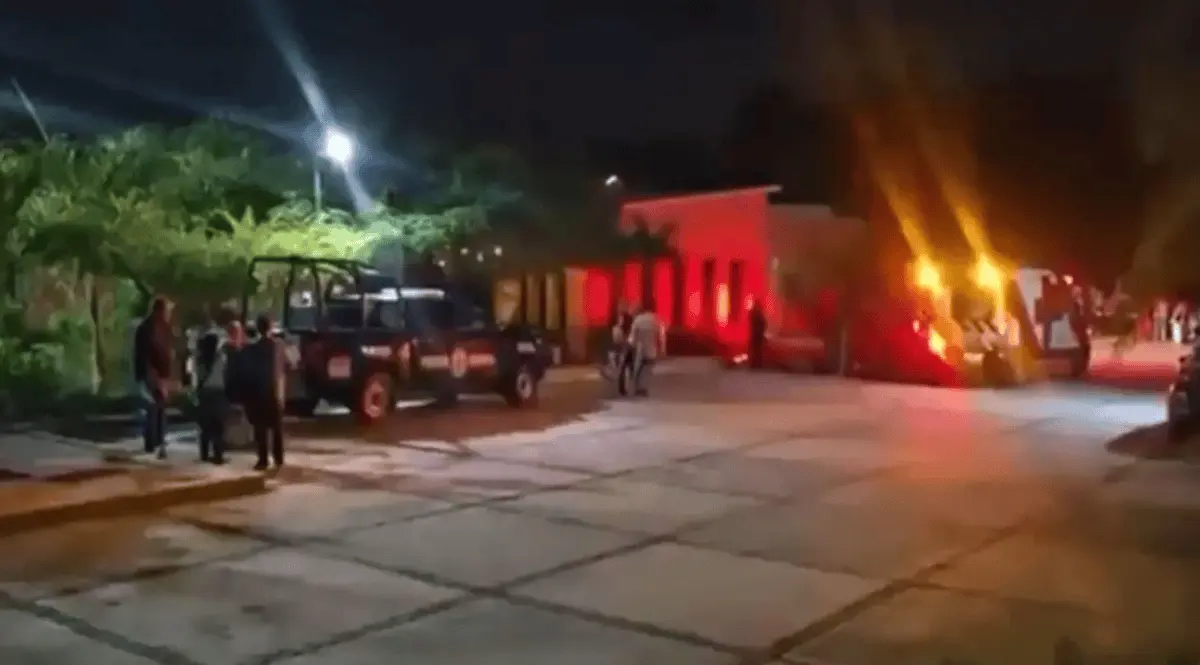 Después de la agresión, las personas que se encontraban en el lugar solicitaron ayuda médica. RRSS.