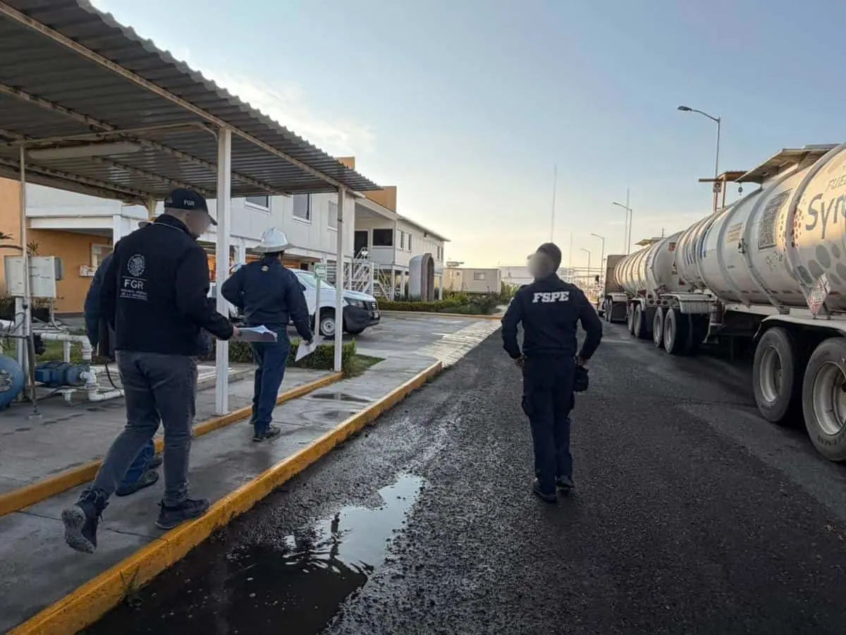 Huachicol en Guanajuato: aseguran 59 millones de litros y 10 tanques de almacenamiento. X: @MauroGonzalezMa