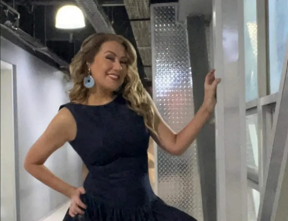 Después de esa etapa decidió regresar a Estados Unidos y volvió a colaborar con Univision Radio, donde participó en el programa 'Enrique Santos Morning Show', transmitido en diferentes ciudades.<br> Después de esa etapa decidió regresar a Estados Unidos y volvió a colaborar con Univision Radio, donde participó en el programa 'Enrique Santos Morning Show', transmitido en diferentes ciudades.<br>