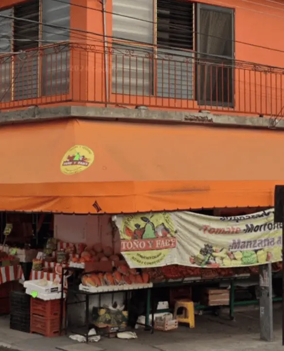 Un análisis de imágenes realizado por EMEEQUIS ubicó el punto de la captura en una frutería situada en la zona del Mercado "Nuevo" de Cuautla, cuyo nombre oficial es Mercado Hermenegildo Galeana. Google Maps.