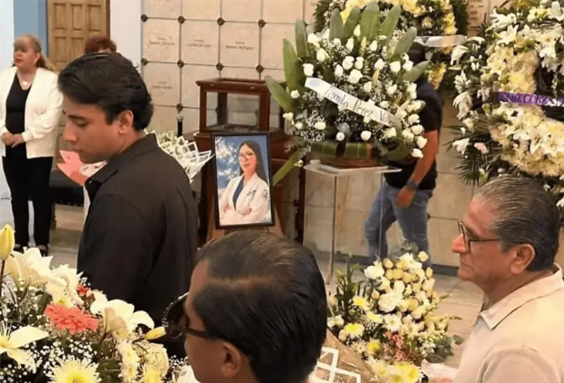 Karla Margarita había dejado su ciudad natal para avanzar en su formación profesional. Karla Margarita había dejado su ciudad natal para avanzar en su formación profesional.