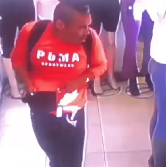 Difunden video de “El Trompas”, presunto feminicida de Claudia Tacoronte, intentando robar un negocio en Cuautla Difunden video de “El Trompas”, presunto feminicida de Claudia Tacoronte, intentando robar un negocio en Cuautla