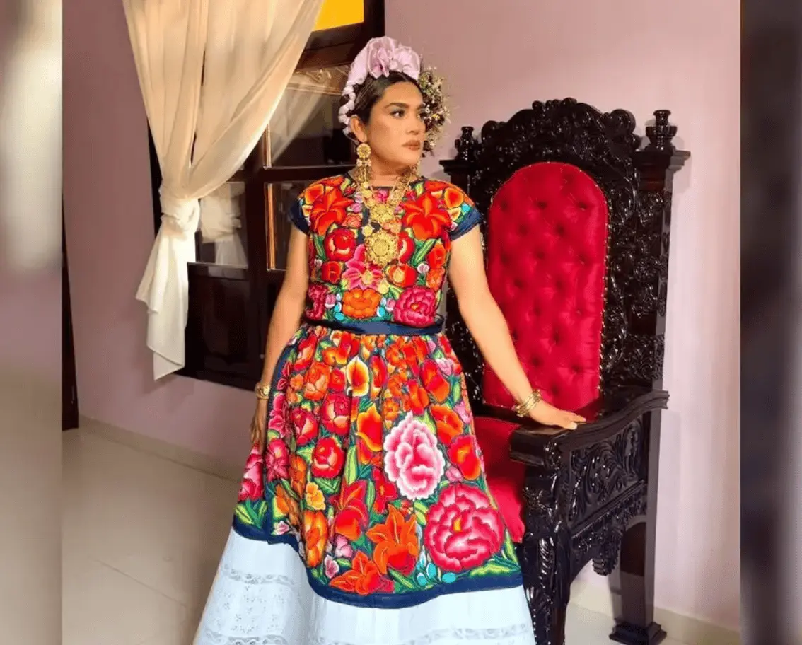 El diseñador muxe hizo el vestido que la presidenta utilizo el 15 de septiembre de 2026. Especial