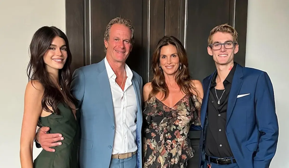 Presley Gerber con su familia 