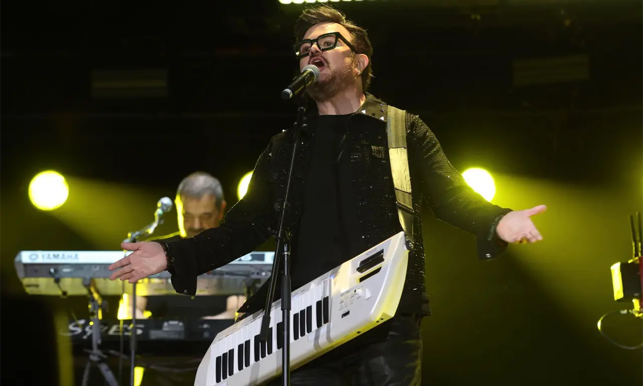  ¿Cuánto cobra Aleks Syntek? Revelan costo de concierto gratuito tras polémica con sus fans 