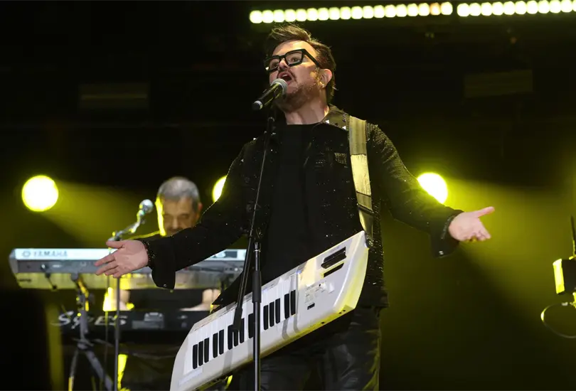 &iquest;Cu&aacute;nto cobra Aleks Syntek? Revelan costo de concierto gratuito tras pol&eacute;mica con sus fans