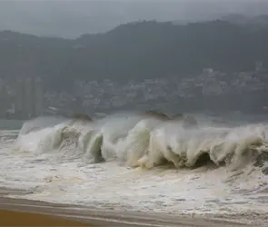 Una muralla de nubes sobre el mar: comparten aterrador video de Polo, hurac&aacute;n categor&iacute;a 5