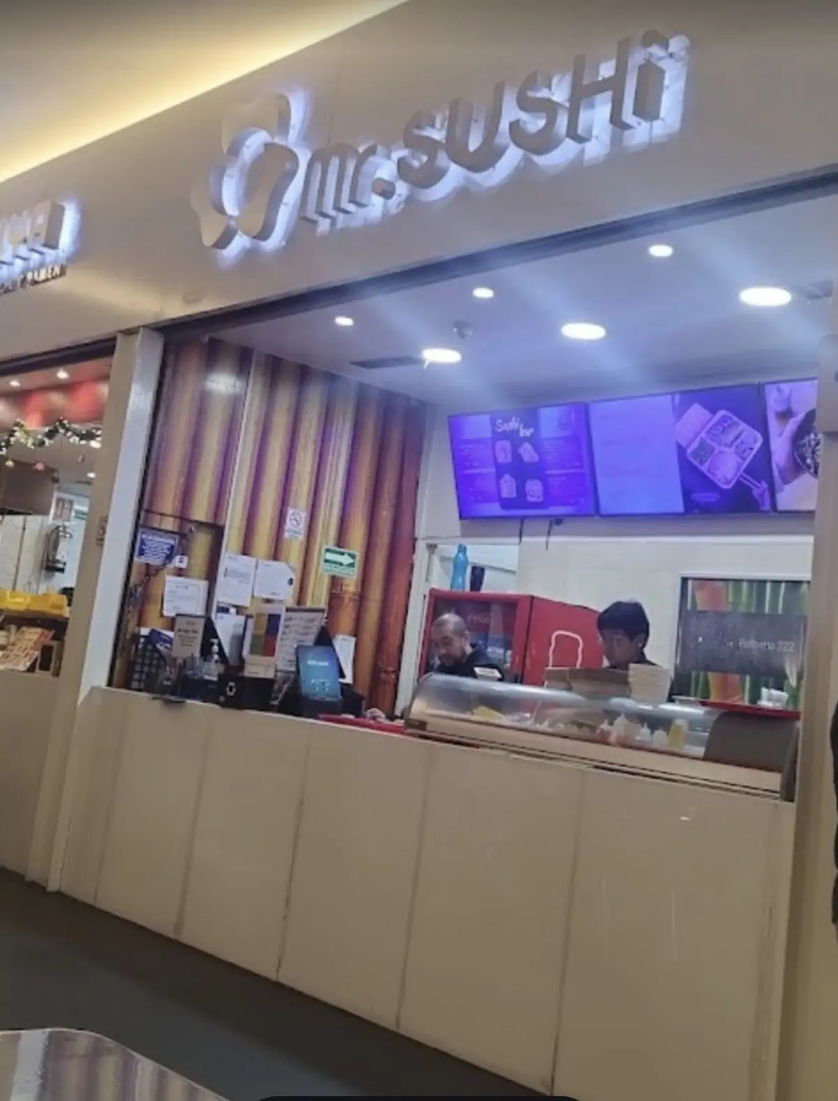 ¿Murió por comer sushi? X