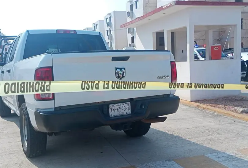 Asesinan a Guillermo Pamuce Yep, coordinador de PAZ en Coatzacoalcos; reportan armas y droga en cateo a su domicilio Asesinan a Guillermo Pamuce Yep, coordinador de PAZ en Coatzacoalcos; reportan armas y droga en cateo a su domicilio