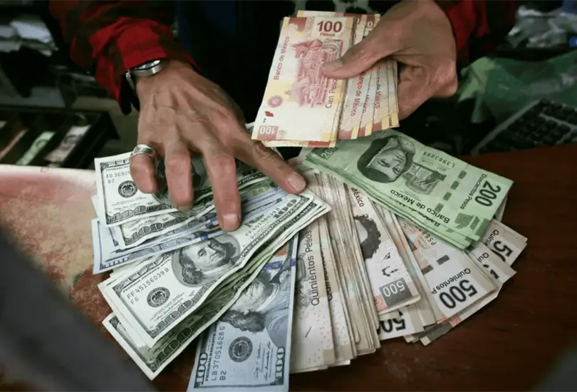 El dólar avanzó más de 20 centavos frente al cierre del 24 de septiembre de 2026. El dólar avanzó más de 20 centavos frente al cierre del 24 de septiembre de 2026.