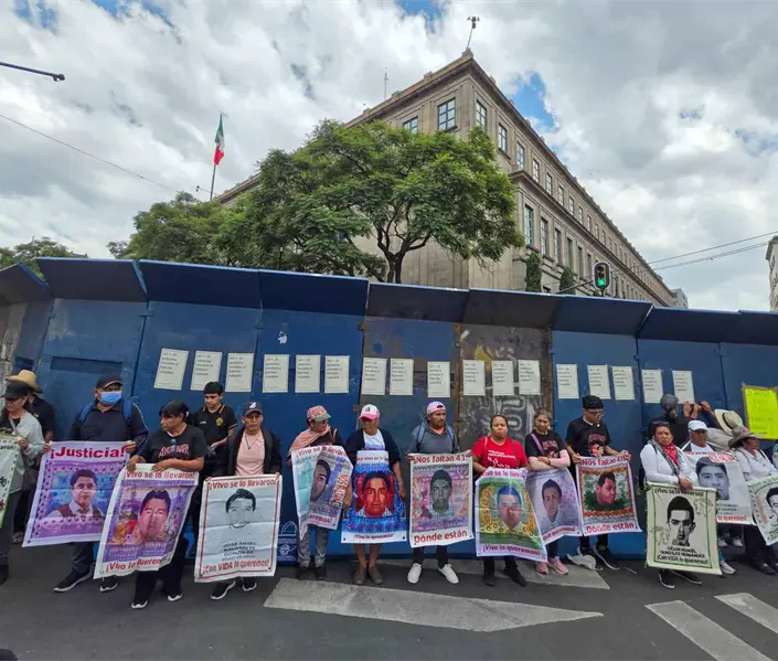 Marcha de los 43 en vivo: minuto a minuto de la movilizaci&oacute;n en CDMX