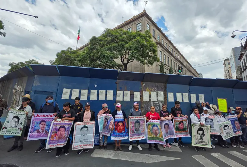 Marcha de los 43 en vivo: minuto a minuto de la movilización en CDMX Marcha de los 43 en vivo: minuto a minuto de la movilización en CDMX