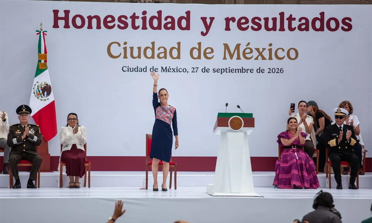  Entre gritos de “¡No estás sola!”, Sheinbaum defiende la soberanía en el Zócalo 
