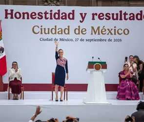 Entre gritos de "&iexcl;No est&aacute;s sola!", Sheinbaum defiende la soberan&iacute;a en el Z&oacute;calo