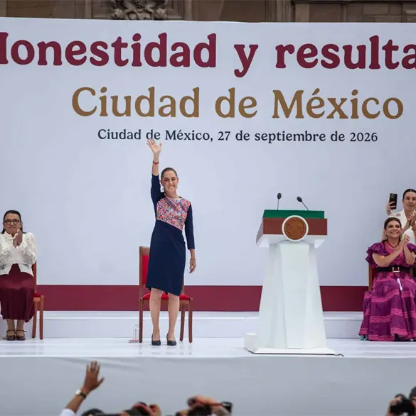 Entre gritos de "¡No estás sola!", Sheinbaum defiende la soberanía en el Zócalo Entre gritos de "¡No estás sola!", Sheinbaum defiende la soberanía en el Zócalo