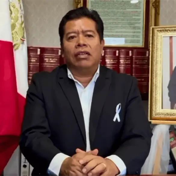 "No pactaré con la delincuencia": alcalde de Tecamachalco rompe el silencio tras asesinato de su hijo "No pactaré con la delincuencia": alcalde de Tecamachalco rompe el silencio tras asesinato de su hijo
