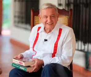 AMLO reaparece: presenta su nuevo libro "Pueblo" y defiende el legado de la 4T