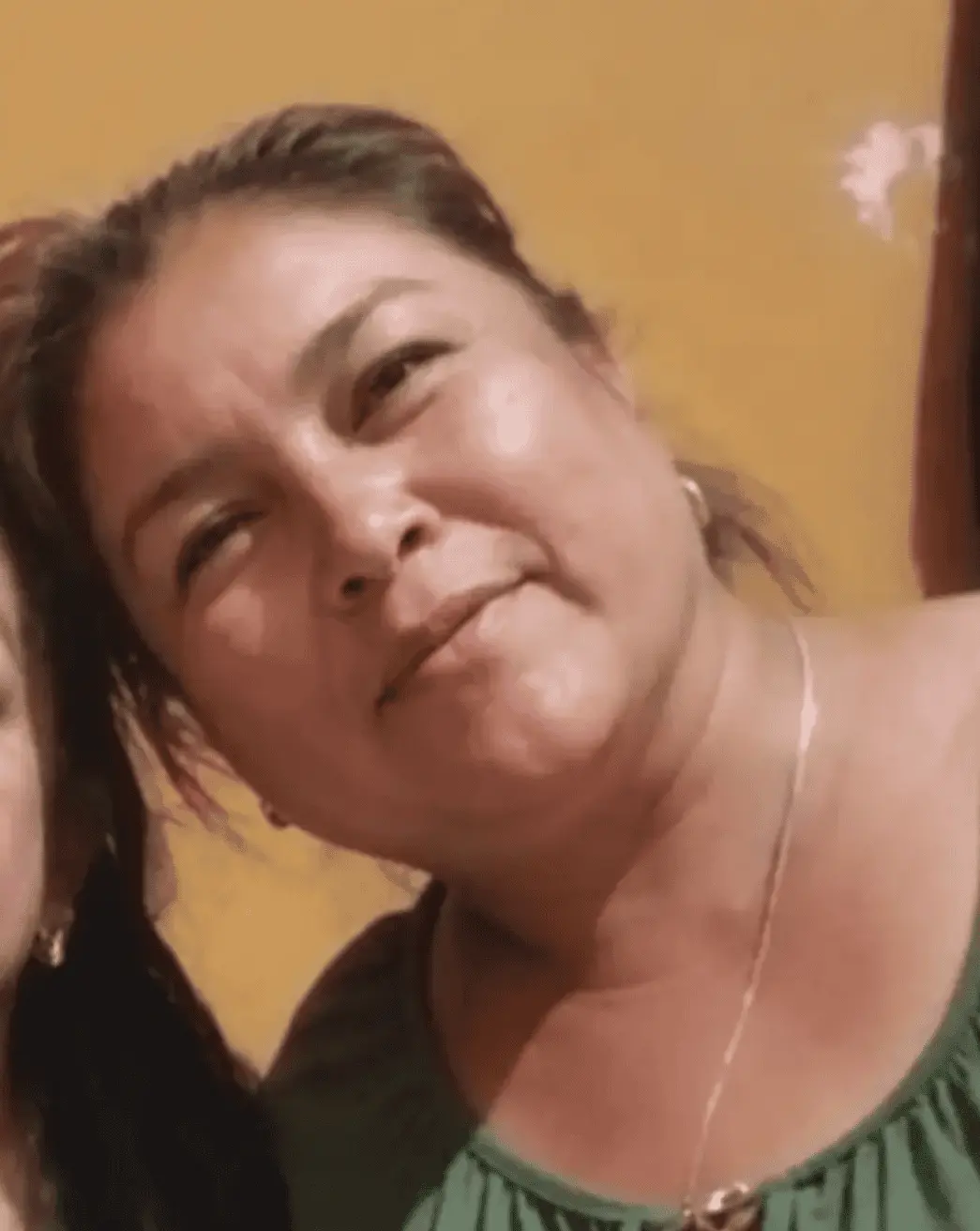 María de los Ángeles tenía 48 años y se dedicaba a la venta de elotes y tamales. Especial
