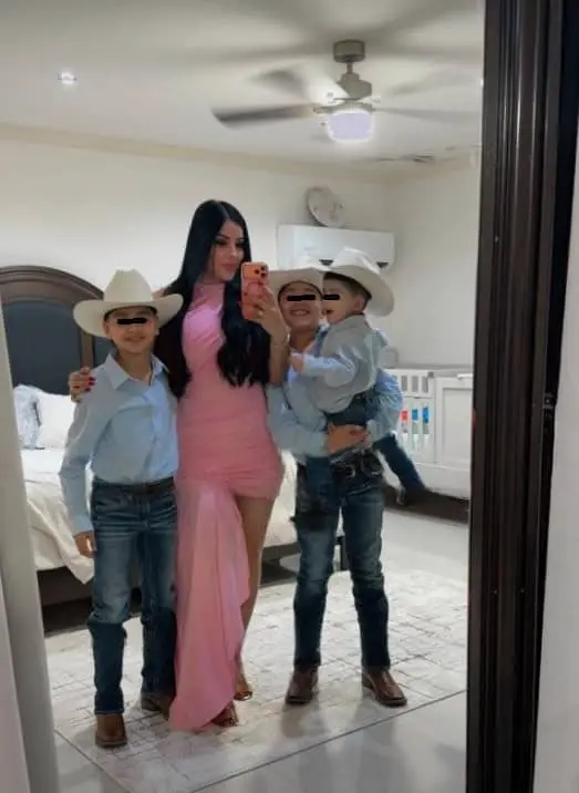 En el interior de la vivienda se localizaron los cuerpos de Christian, de 12 años; Bruno, de 11, y Leodegario Moya, pareja de Cinthia. Los tres presentaban heridas producidas por arma de fuego. RRSS.
