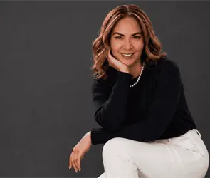 "&iquest;Por qu&eacute; tanto esc&aacute;ndalo?" La exlegisladora Alejandra Le&oacute;n explica qu&eacute; ocurri&oacute; durante su revisi&oacute;n en EE.UU.