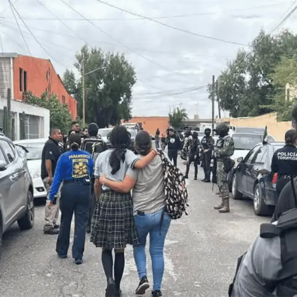 “Los Cuates” habrían publicado fotos de armas antes del ataque en secundaria de Torreón “Los Cuates” habrían publicado fotos de armas antes del ataque en secundaria de Torreón