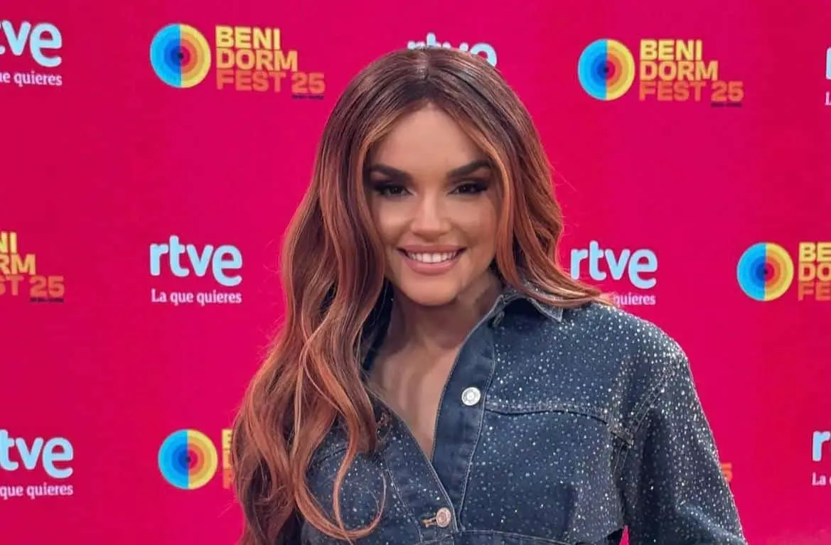 En 2009, Melody intentó representar a España en el Festival de Eurovisión con la canción 'Amante de la luna', acompañada por Los Vivancos. Su candidatura terminó empatada en puntos con la propuesta ganadora, aunque el televoto determinó el resultado final.<br> En 2009, Melody intentó representar a España en el Festival de Eurovisión con la canción 'Amante de la luna', acompañada por Los Vivancos. Su candidatura terminó empatada en puntos con la propuesta ganadora, aunque el televoto determinó el resultado final.<br>