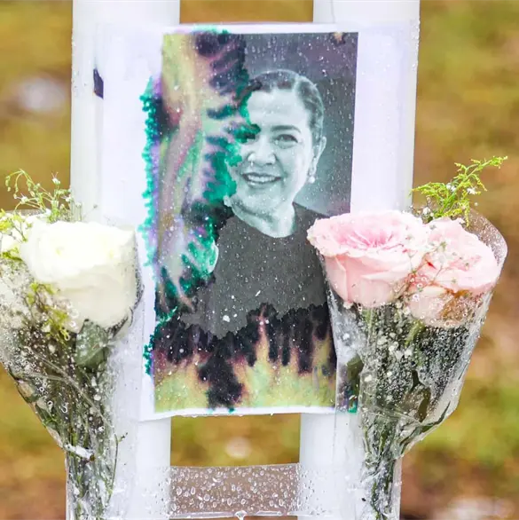 Dan último adiós a Nedy Edith Nevárez, subdirectora asesinada en la Secundaria 13 de Torreón Dan último adiós a Nedy Edith Nevárez, subdirectora asesinada en la Secundaria 13 de Torreón