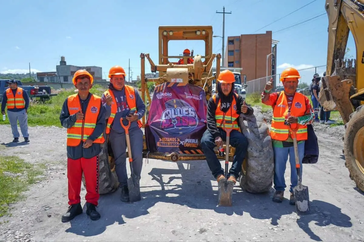 Trabajos de pavimentación en Puebla: Intervención en las calles 5 Oriente, 5 Poniente y 5 Sur. Gobierno de la Ciudad.