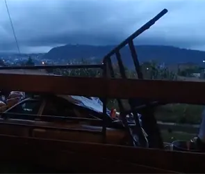 As&iacute; fue el momento en que colapsaron las gradas durante jaripeo en Xochimilco