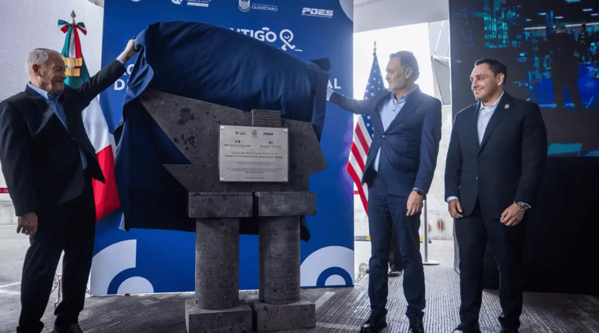 El embajador de EEUU en México, Ronald Johnson, y el gobernador Mauricio Kuri durante la inauguración de la Academia Internacional de Capacitación Policial. Especial