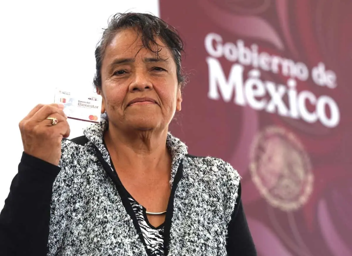 Otro de los trámites que podría habilitarse durante octubre corresponde a la Pensión Bienestar para personas adultas mayores y a la Pensión Mujeres Bienestar. Cuartoscuro.