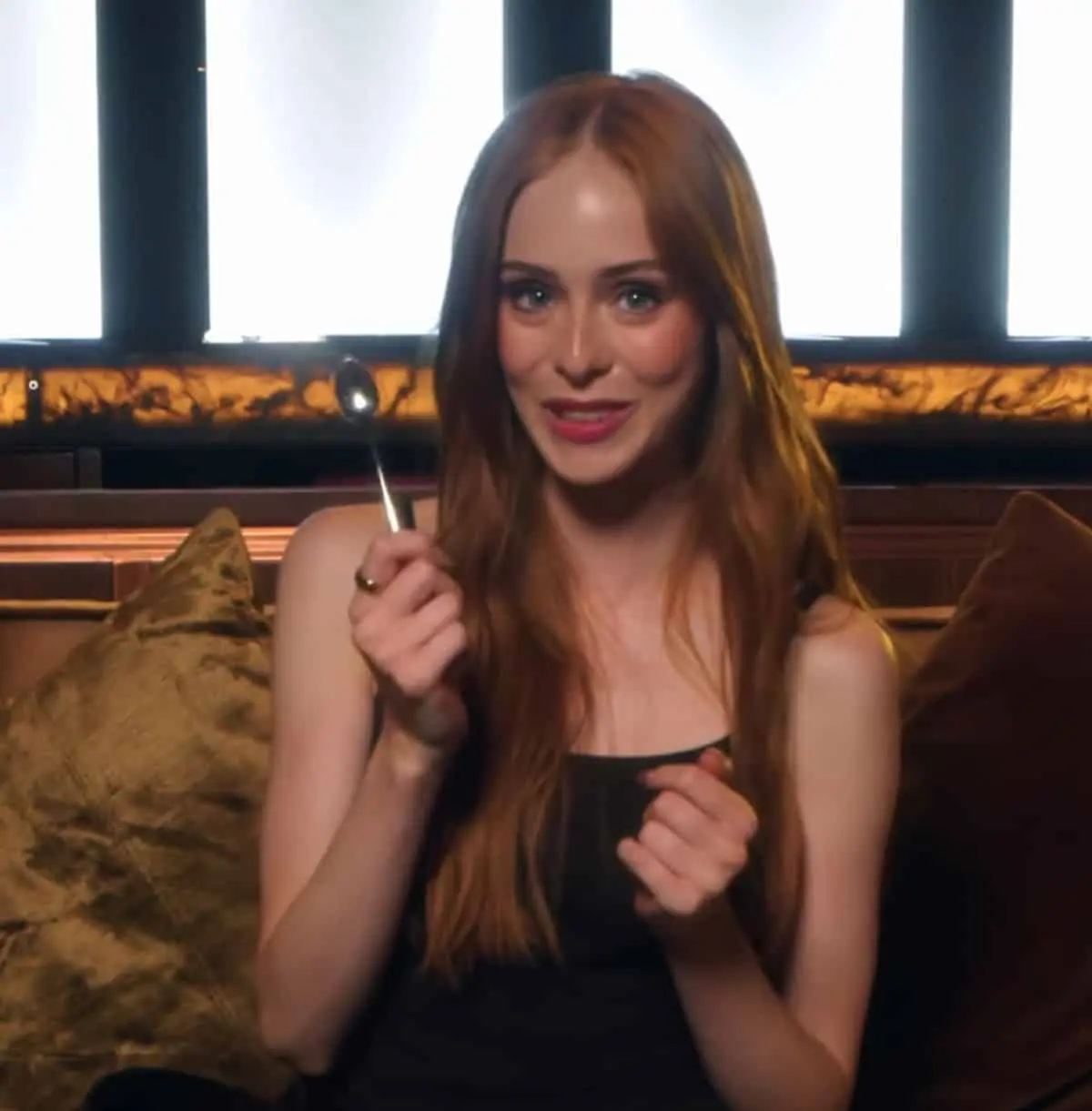 Loreto Peralta muestra las cucharas que se roba Instagram