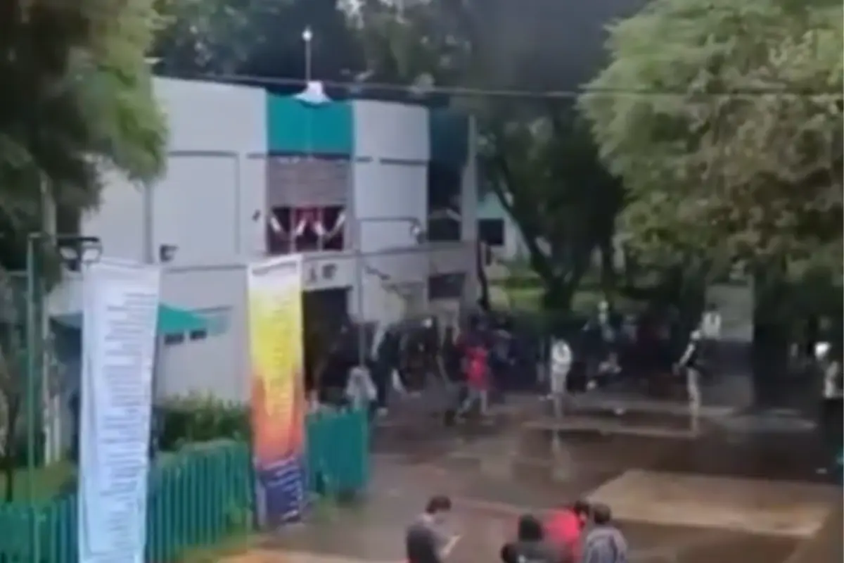  Así quedó el Bachilleres 6 tras ataque de encapuchados: cristales rotos, escombros y miedo en Iztapalapa 