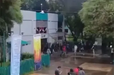 As&iacute; qued&oacute; el Bachilleres 6 tras ataque de encapuchados: cristales rotos, escombros y miedo en Iztapalapa