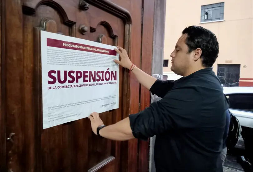 "Jodido": empleado discrimina a hombre con discapacidad visual y suspenden Caldos Angelita "Jodido": empleado discrimina a hombre con discapacidad visual y suspenden Caldos Angelita