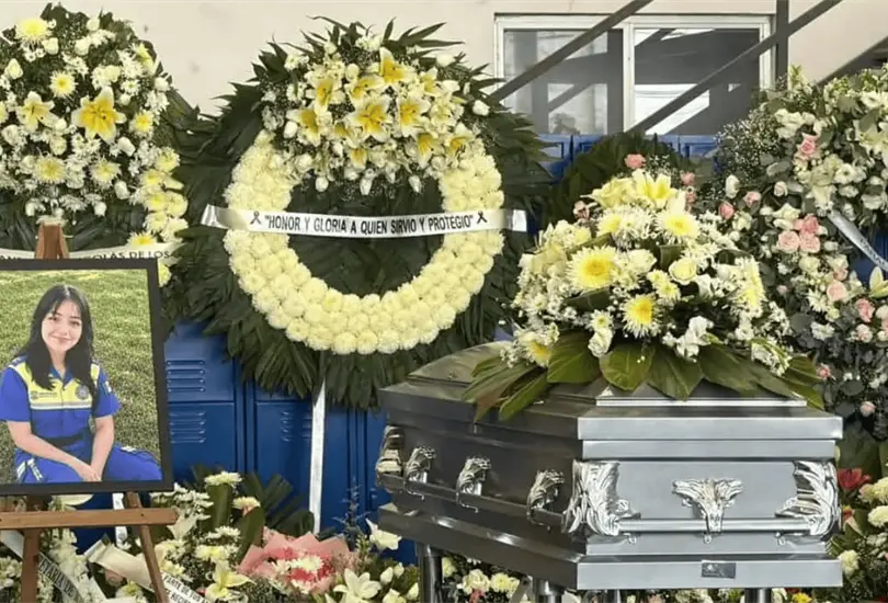 Despiden a Melissa Sof&iacute;a: homenaje a la joven param&eacute;dica que muri&oacute; en cumplimiento de su deber