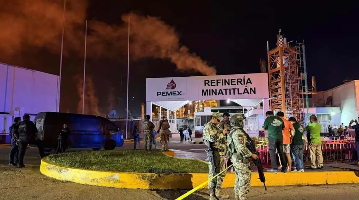  Esto se sabe del ataque armado en la refinería de Pemex en Minatitlán, Veracruz, donde las primeras versiones reportaron un guardia muerto y otro trabajador herido. 