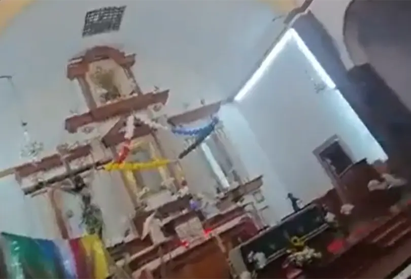VIDEO: As&iacute; sometieron a hombre armado que amenaz&oacute; a personal de iglesia en Zinacantepec