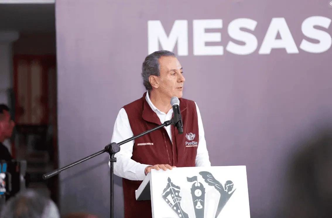 Durante la ceremonia, el alcalde señaló que las mesas directivas permitirán acercar los servicios municipales a diferentes puntos de la ciudad y conocer de forma directa las necesidades de las comunidades. RRSS.