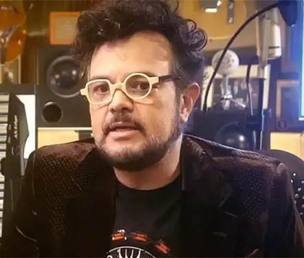 Aleks Syntek pospone gira por Europa tras ser diagnosticado con un trastorno psic&oacute;tico