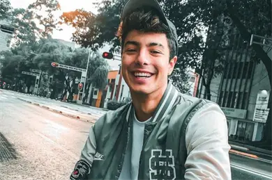 Reportan detenci&oacute;n de Naim Darrechi en Espa&ntilde;a tras pol&eacute;mica con la mam&aacute; de Abelito